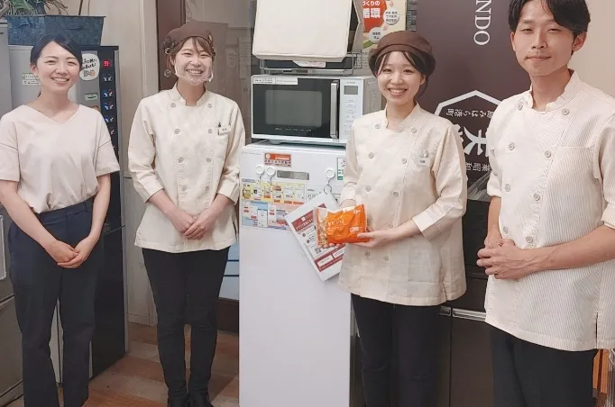 株式会社八天堂の社員の写真